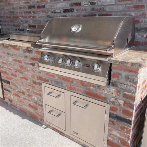 11 Best Natural Gas Grills of 2025 [Reviewed & Rated]