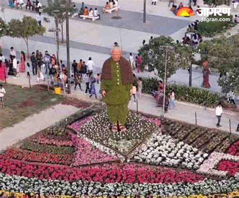 Vibrant Ahmedabad Flower Show 2024 फूलों से महक उठा अहमदाबाद फ्लावर