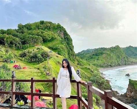 Hari Minggu Liburan Ke Pantai Menganti Aja Berikut Harga Tiket Masuk