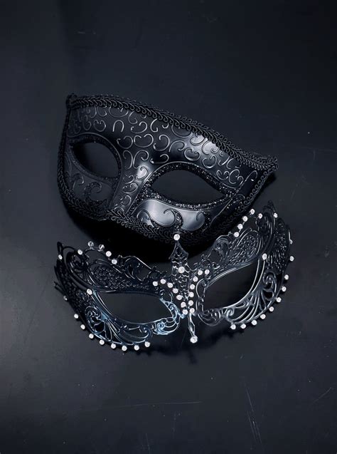 ultimate guide   types  masks costumes