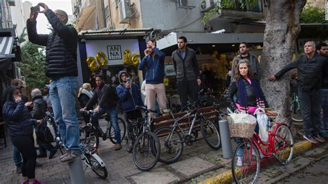 Tel Aviv Pub Shooting Leaves 2 Dead 7 Injured