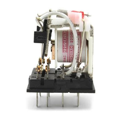 pengertian  prinsip kerja relay informasi dunia listrik