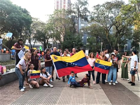 Venezolanos Se Manifestaron En Posadas Para Reivindicar Los Derechos