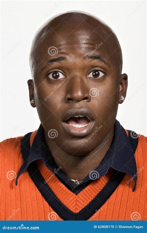 Retrato Do Homem Afro Americano Adulto Novo Foto De Stock Imagem De