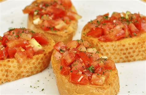 Bruschetta De Tomate La Tarappa Italian Restaurant Pizzería