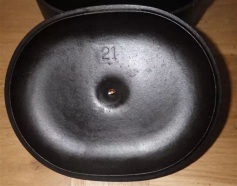 ANCIENNE COCOTTE EN Fonte LE CREUSET MAMA De Enzo Mari Taille 21