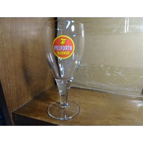 1 VERRE PELFORTH BLONDE 25CL HT 17 60CM
