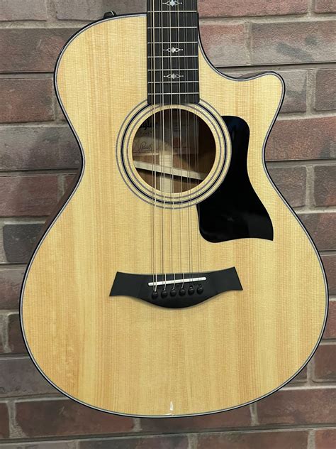 Taylor 352ce 12-String Acoustic-Electric Guitar