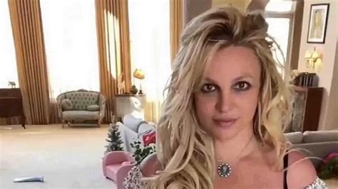 Britney Spears Not In The Mood To Be With A Bunch Of People After