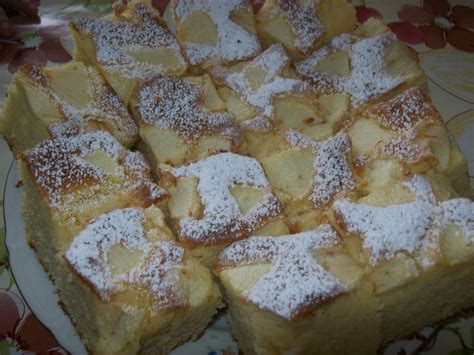 Kola Sa Jogurtom I Jabukama Recipe Sweet Recipes Desserts Bread