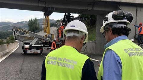 Ventisei Assunzioni A Tempo Indeterminato Da Parte Di Strada Dei Parchi