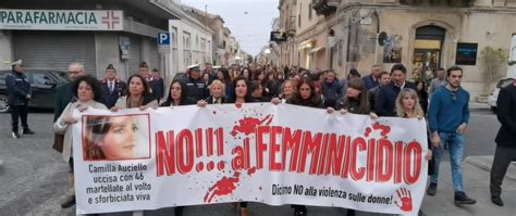 Avola Una Marcia Pacifica Per Dire No Al Femminicidio In Campo Gli