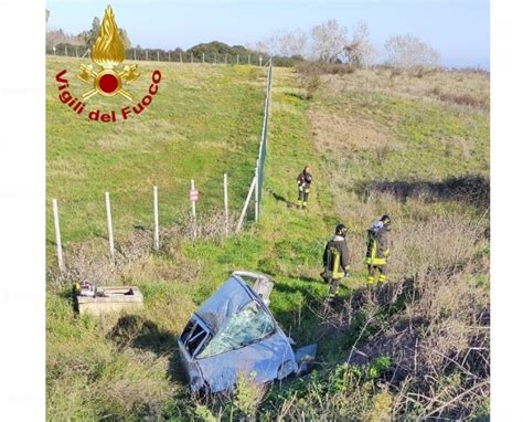 Incidente Nel Materano Auto Si Ribalta Muore Un Enne Trmtv