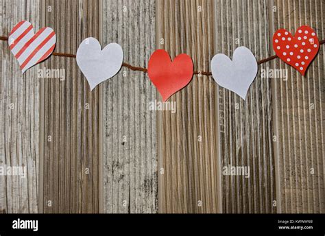 Hearts love background wood Fotos und Bildmaterial in hoher Auflösung