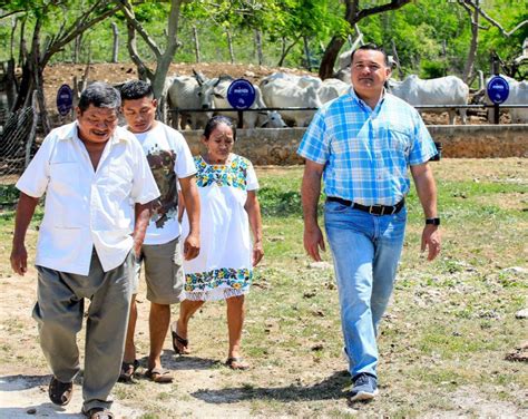 Ren N Barrera Brinda M S Apoyos A Los Productores Del Municipio