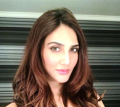 Vaani Kapoor S Bra Size And Body Measurements Bra Size Measurements