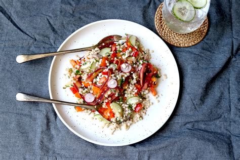 Salade de couscous israélien aux légumes du jardin Recette de