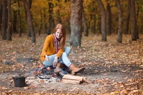 Premium Photo | Girl on picnic