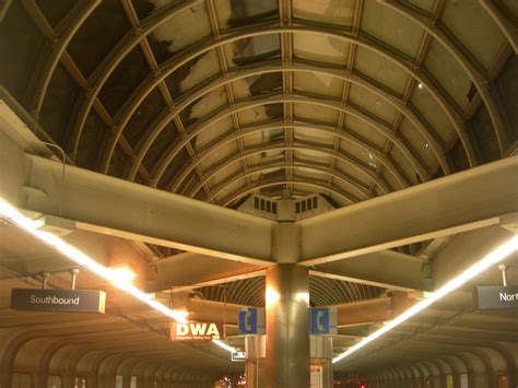 Yorkdale Subway Station Platform Toronto Transit Commissi Flickr