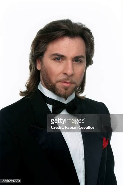 223 Italian Tenor Roberto Alagna Stock Photos, High-Res Pictures, and ...