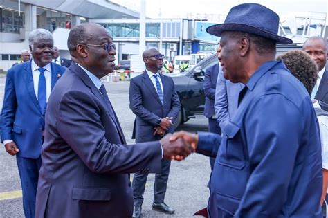 Apr S Un S Jour En France Alassane Ouattara A Regagn Abidjan Lundi