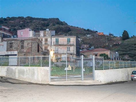 Vendita Terratetto Unifamiliare In Via Comunale Tipoldo Messina Da