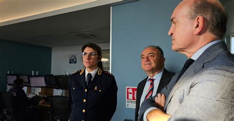 Napoli Visita Del Procuratore Gratteri Alla Questura Di Napoli