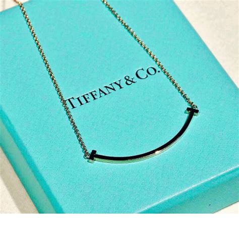 Tiffany And Co 蒂芙尼项链 微笑项链 女士t系列18k金大号 笑脸项链吊坠 节日礼物 微笑小号 18k玫瑰金 In Gold