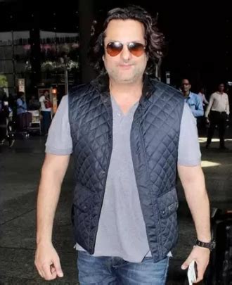 Fardeen Khan undergoes massive transformation; dons a new look as he ...