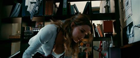 Naked Tahyna Tozzi In Needle