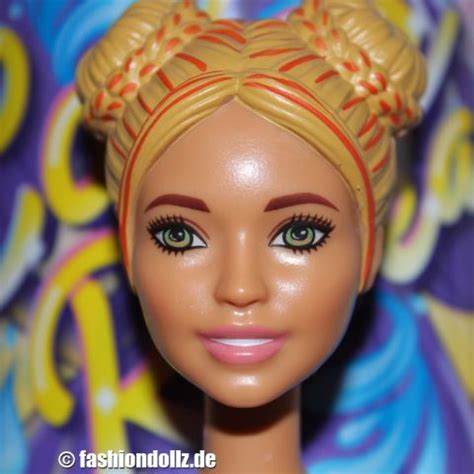 2019... Barbie Color Reveal Series - with modified Faces - Wasser, Wärme und Kälte verändern Barbie