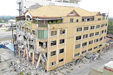 Kidapawan Sets Aside Funds To Demolish Quake Damaged Hotel Inquirer News