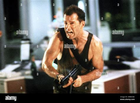 Die Hard Bruce Willis Stock Photo - Alamy