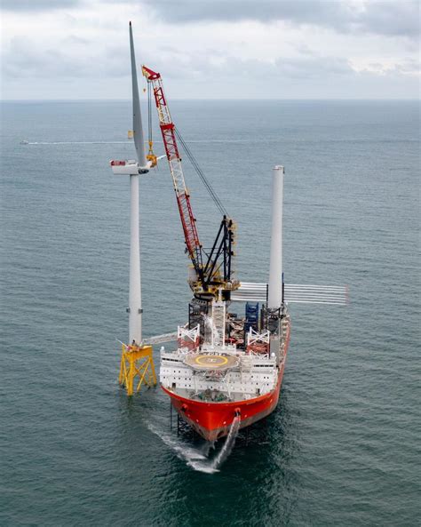 First Turbine Installed At Giant Seagreen Offshore Wind Farm Dredgewire Dredgewire