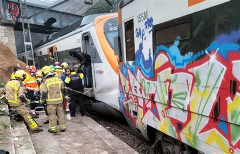 Colisi N De Dos Trenes Dej Heridos En Espa A