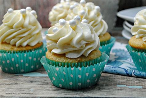 Ring In The New Year With Vanilla Cream Cheese Cupcakes Sparkles Of