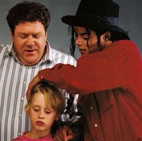 Michael Jackson George Wendt And Macaulay Culkin Michael Jackson