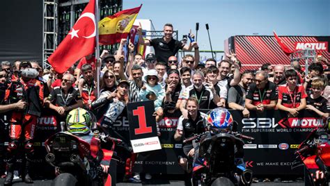 Pole position y tres victorias Fin de semana histórico para BMW