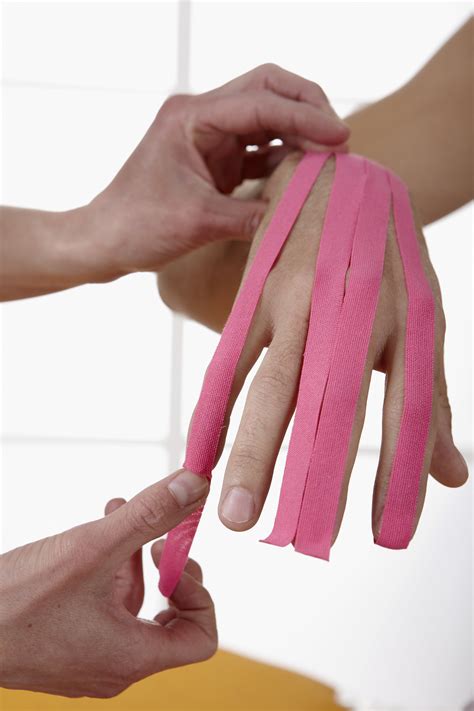 Taping Kompakt Ratgeber Wie Sie Schmerzen Einfach 2