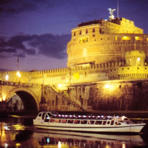 Capodanno In Battello Sul Tevere Cenone In Crociera Su Roma