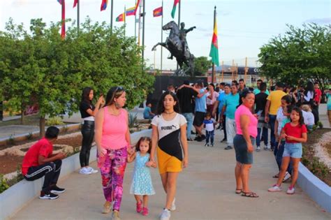 Gobernador Lacava inaugura la plaza Bolívar de Miguel Peña