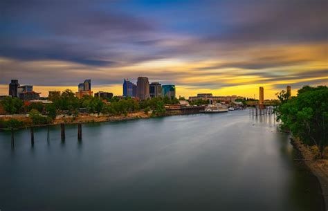 Premium Photo | Sunset above sacramento skyline sacramento river and tower bridge in california