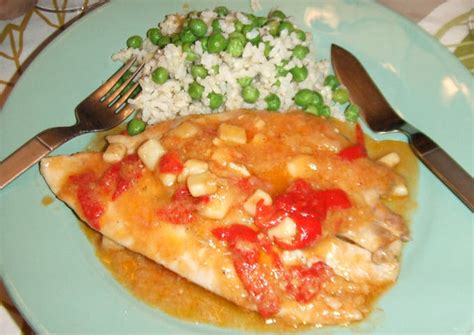 Palometa Con Salsa De Calamares Y Tomate Receta De Cuqui Bastida Cookpad