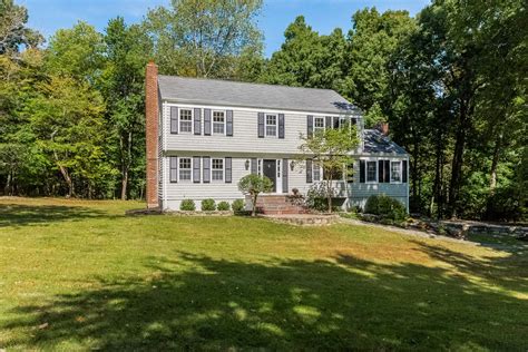 8 Longmeadow Road Wilton CT 06897