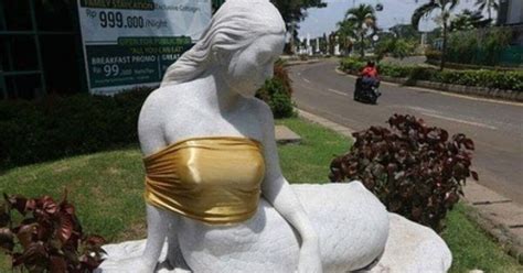 Officials Cover Up Nude Mermaid Statues In Jakarta With Boob Tubes To Respect Eastern Culture