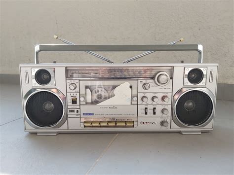 Sanyo M K Kassette Player Cassette Walkman Boombox