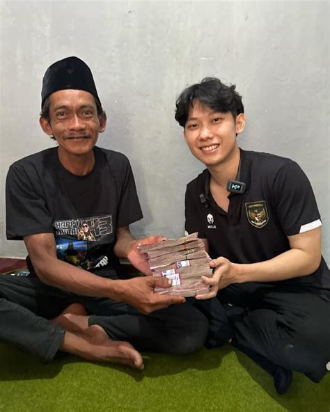 Penjual Es Teh Yang Diolok Olok Gus Miftah Dikasih Uang Tunai Rp