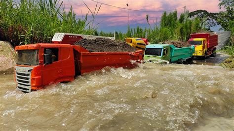 Melewati Jalan Banjir Mobil Truk Tronton Rc Scania Muat Pasir Damtruk