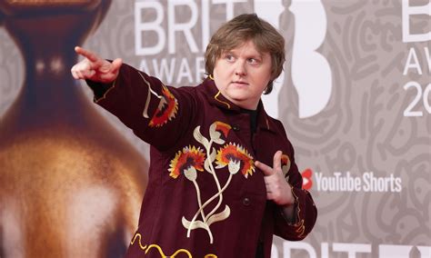 Lewis Capaldi Opens Up About Mental Health On How Im Feeling Now