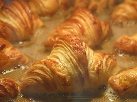 P Te Croissant La Main Pour Des Croissants Bien Croustillants